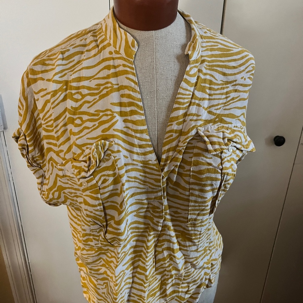 Anthropologie Yellow Zebra Print women’s camp button down